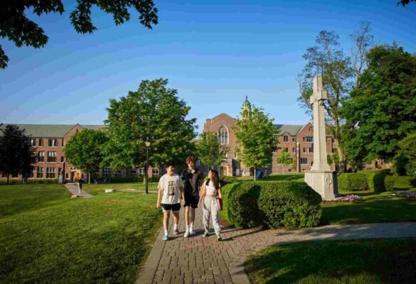 Gợi ý các trường và thành phố du học thpt phổ biến tại Canada