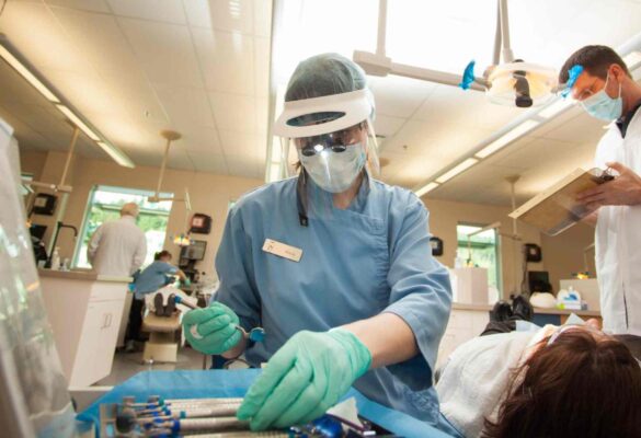 Điều kiện du học ngành nha khoa Canada