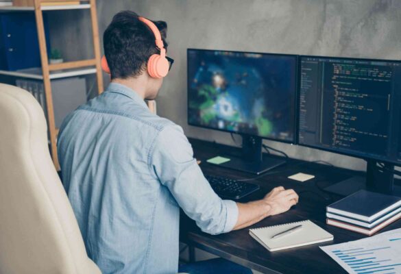 Vai trò chính trong ngành lập trình và phát triển game tại Canada 