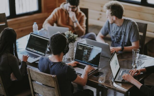 Sinh viên thực tập Co-op ngành IT tại doanh nghiệp Canada