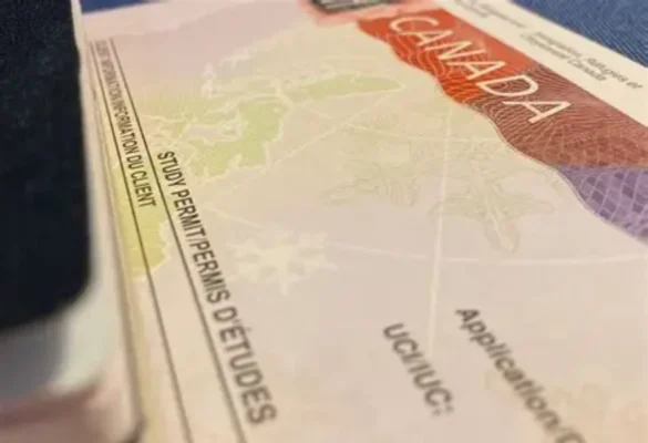 Sau khi nộp hồ sơ xin study permit thì sao?