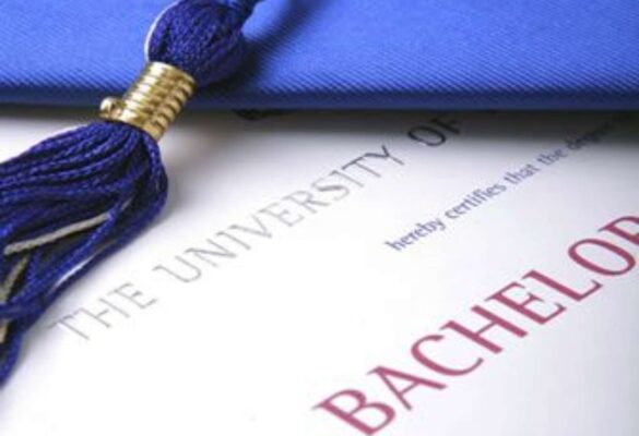 Ưu tiên học từ bậc Cử nhân (Bachelor) trở lên