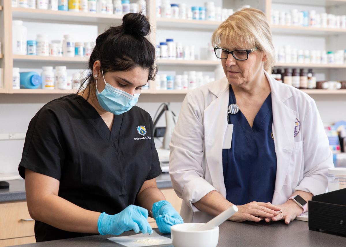 PHARMACY TECHNICIAN TẠI CONFEDERATION COLEEGE: CƠ HỘI VIỆC LÀM VÀ ĐỊNH CƯ
