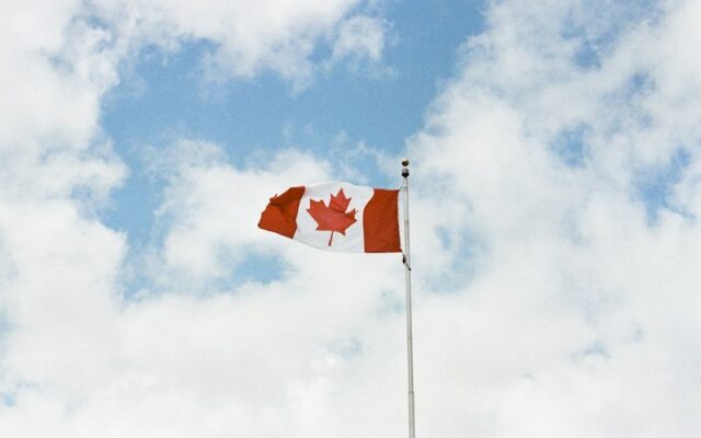Biểu tượng hỏi đáp FAQ hoặc người đang tìm kiếm thông tin về định cư Canada