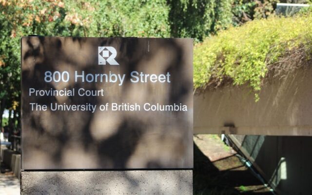 Sinh viên tại các trường đại học ở British Columbia, Canada, khám phá cơ hội học tập.