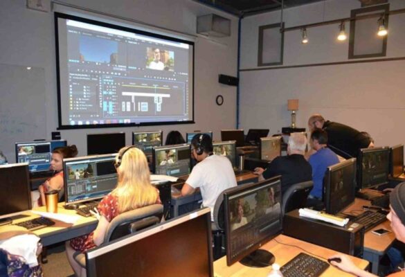 Vancouver Film School cung cấp các chương trình đào tạo chuyên sâu