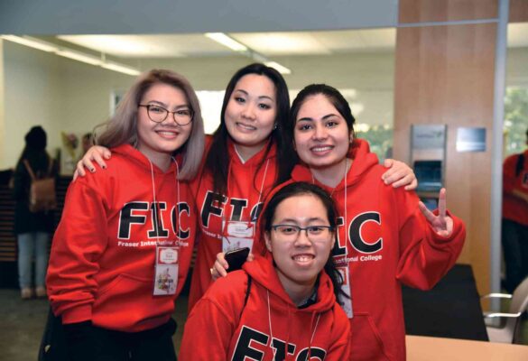 Cuộc sống sinh viên tại FIC và Vancouver
