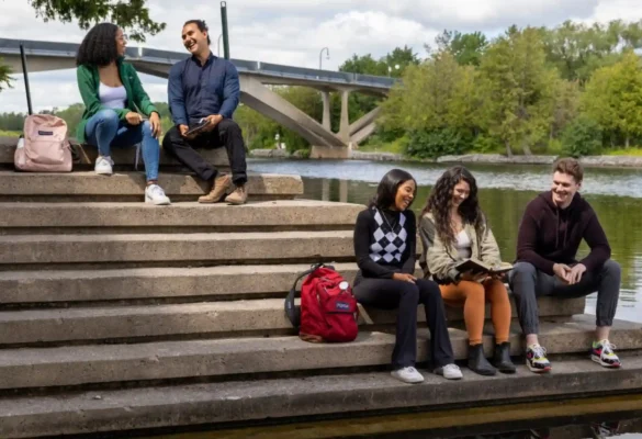 Đời sống sinh viên tại Trent University Canada