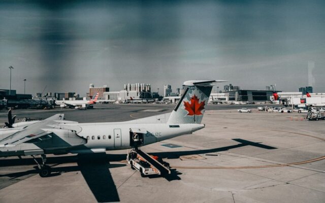 Visa thăm thân Canada là gì
