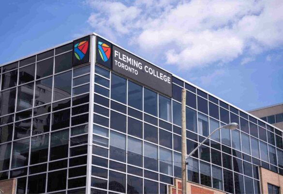 Giới thiệu tổng quan về Fleming College Toronto
