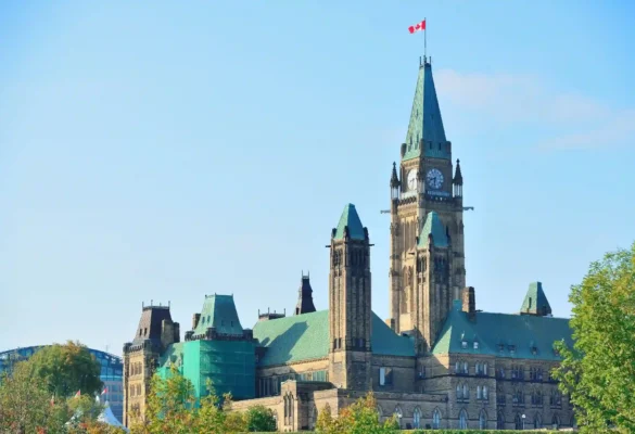 Tòa nhà University College cổ kính của UofT