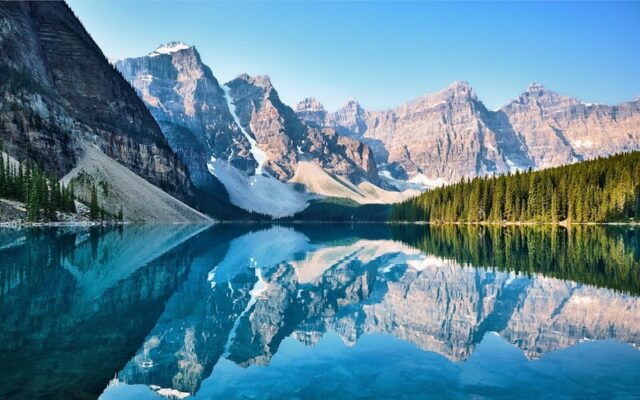 Du lịch Canada được mang theo bao nhiêu tiền mặt khi nhập cảnh năm 2026?