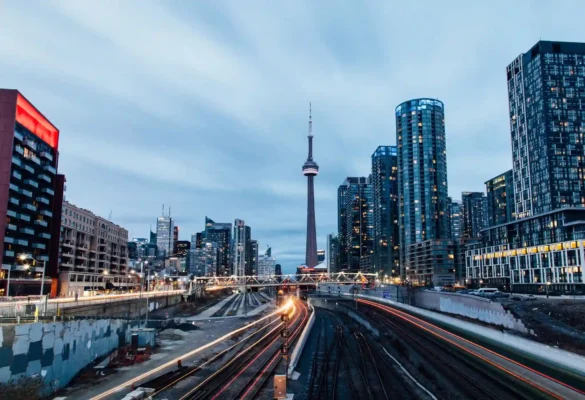 Lịch sử hình thành và phát triển ở Toronto