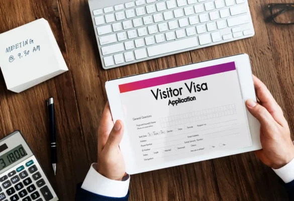 Chi tiết Visa du lịch Canada có được đi làm không?